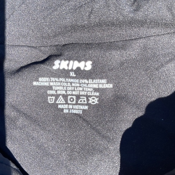 Skims Fits Everybody Zip Bodysuit Size XL Onyx - Picture 3 of 6